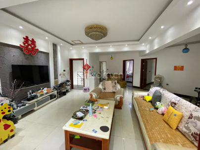 永明丽景 3室 2厅 135平米