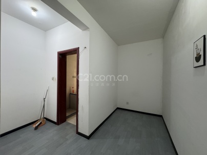 任家渡阳光小区 4室 1厅 110平米