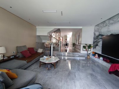 伊山郡 6室 2厅 295平米