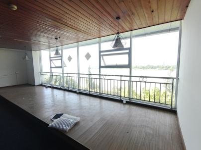 五彩缤纷路商铺 4室 2厅 380平米