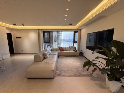 保利江语城2期 3室 2厅 127平米