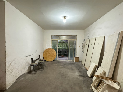 金桥安置小区 3室 2厅 100平米