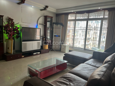 居乐福 3室 2厅 130.93平米