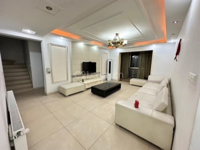 中铁龙城 4室 2厅 166.81平米