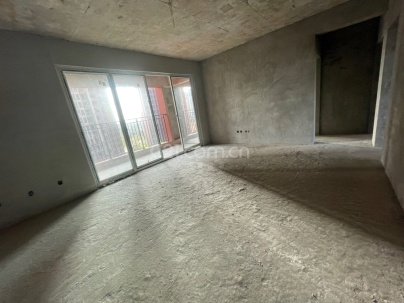 仁湖花园3期 4室 2厅 124平米