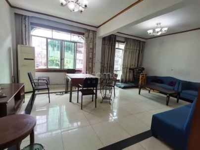 摩托车厂宿舍 4室 2厅 158平米