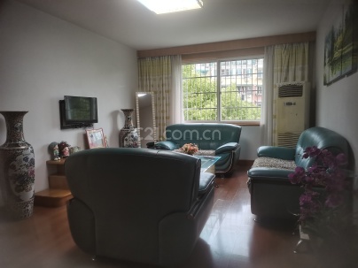 灯塔小区 3室 2厅 130平米