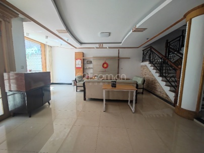 石化新村住宅区 5室 2厅 274平米