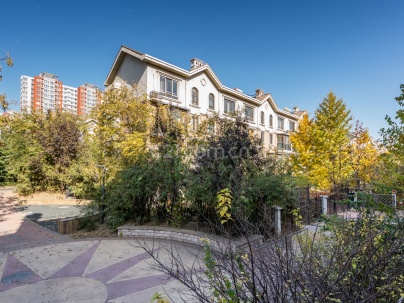 珠江奥古斯塔城邦 3室 2厅 276.51平米