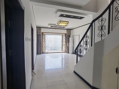 山水文园一期 4室 2厅 180平米