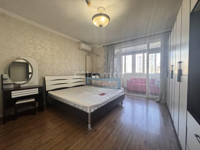 聚龙花园 3室 2厅 176.69平米