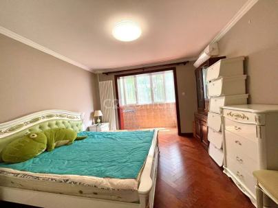 成苑公寓 3室 2厅 131平米