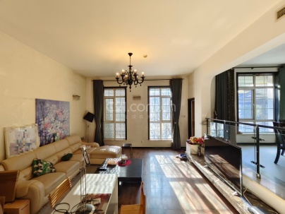 大宁山庄一区 5室 3厅 245.1平米