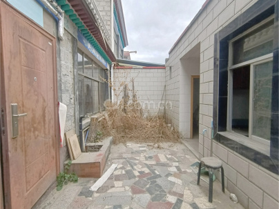 堆龙第六安居苑 5室 2厅 160平米