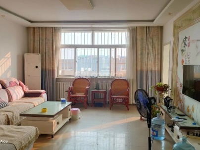 中医院职工生活区 3室 2厅 130平米